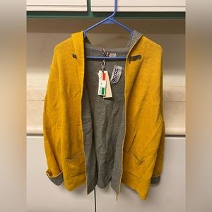 Aida made in italy yellow/gold cardigan/ hoodie Sz L NWT
